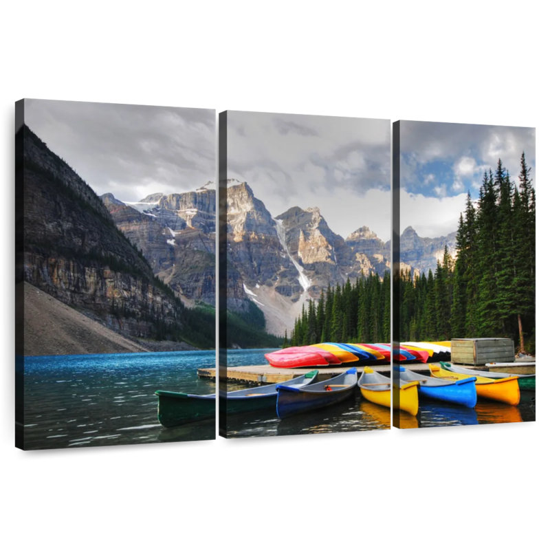 Canots colorés Mehar au lac Moraine, H 42 po x l 65 po