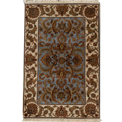 Tapis bleu, ivoire et brun noué à la main de haute qualité