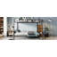Lit superposé simple au-dessus d'un lit double en métal avec étagère grillagée, échelle de rangement latérale et garde-robe
