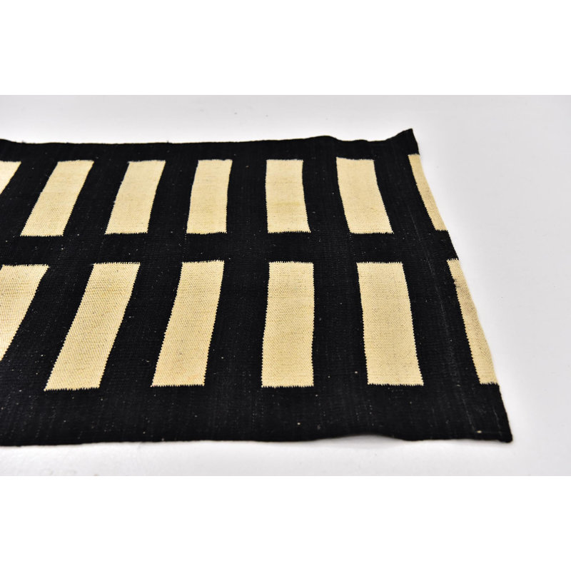Runner Ohlson Black Rug