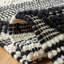 Tapis rayé en laine / coton ivoire / noir Stimpson-314785702