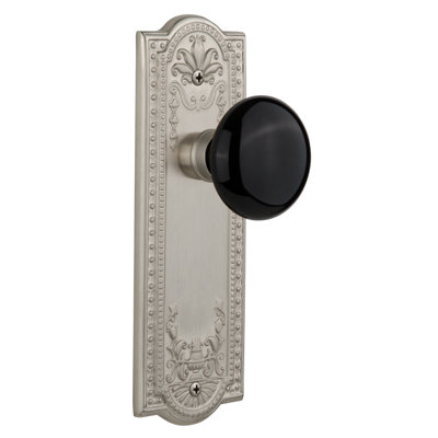 Meadows Plate with Black Porcelain Door Knob