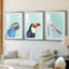 Oiseau exotique sur fond bleu I - reproduction sur mesure encadrée de qualité supérieure - 3 pièces-1000111593
