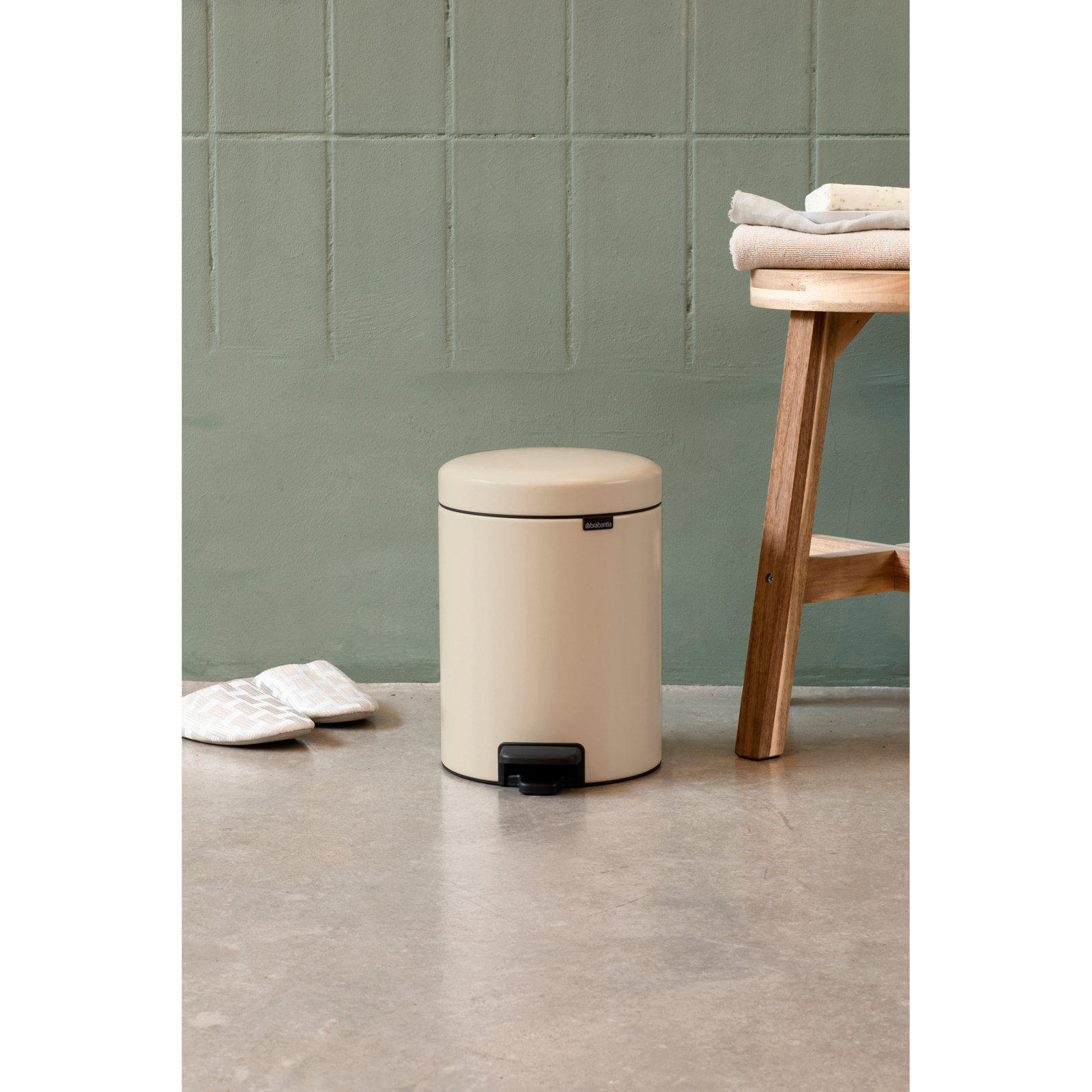Brabantia NewIcon Step On Trash Can, 0.8 Gallon (3 Liter), Soft Beige