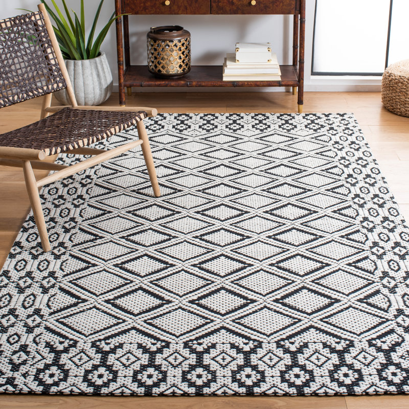 Tapis géométrique en laine et en coton tissé à la main en ivoire / noir Marbella, Rectangle de 5 pi x 8 pi