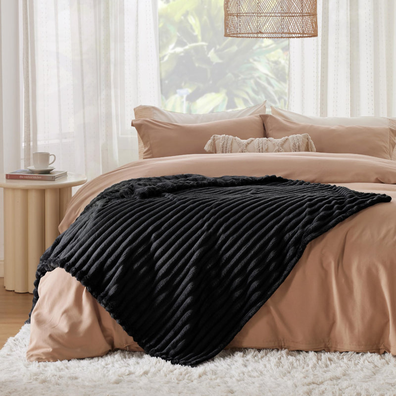 Bedsure Flannel Fleece Blanket for Girls, 300 GSM Soft and Cozy Blanket for Dorm & Home Decor, All-Season Gift, Black