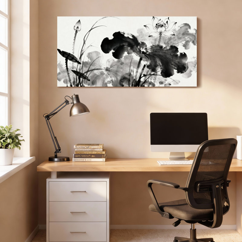 Ensemble de 1 tableau mural en toile tendue, représentant un lotus en noir et blanc, peint à l'encre., H 12 po x l 36 po