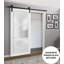 Porte coulissante de style grange avec quincaillerie Lucia 2552 Blanc Soie avec verre dépoli, rail de 2 m (6,6 pi), robuste, panneaux intérieurs en bois massif, 61 cm x 244 cm (24 po x 96 po), verre dépoli, rail noir-49252457-53206751