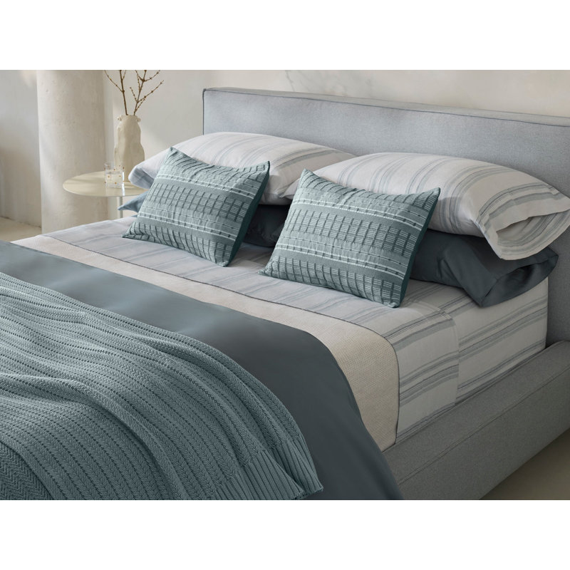 Casa Loma Throw Blanket, Doe