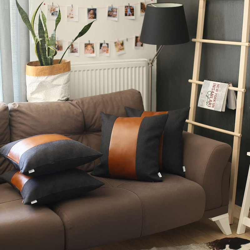 (Ensemble de quatre) Housses de coussin décoratif, Noir