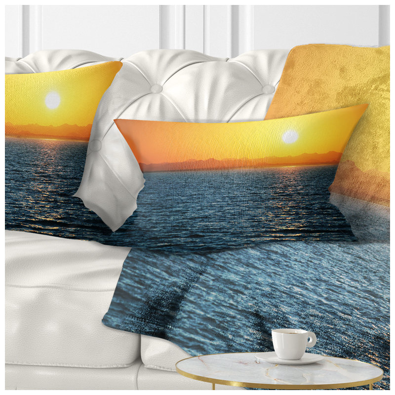 Magnifique coussin lombaire avec vue sur la rivière au coucher du soleil