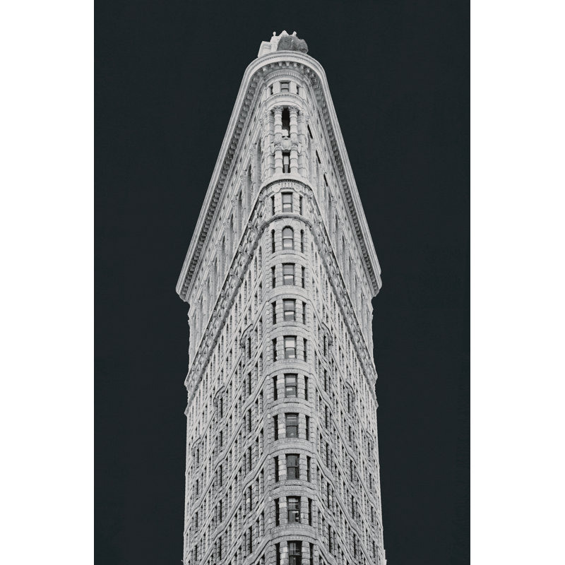 Flatiron, bâtiment sur fond noir - photographie, H 12 po x l 8 po, Non, Cadre flottant noir