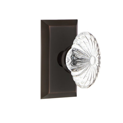 Studio Plate with Oval Fluted Crystal Door Knob