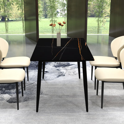 Table de salle à manger moderne à 4 pieds avec plateau en pierre frittée