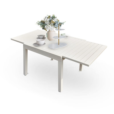 Londonshire Extendable Rectangular Aluminum Outdoor Folding Table