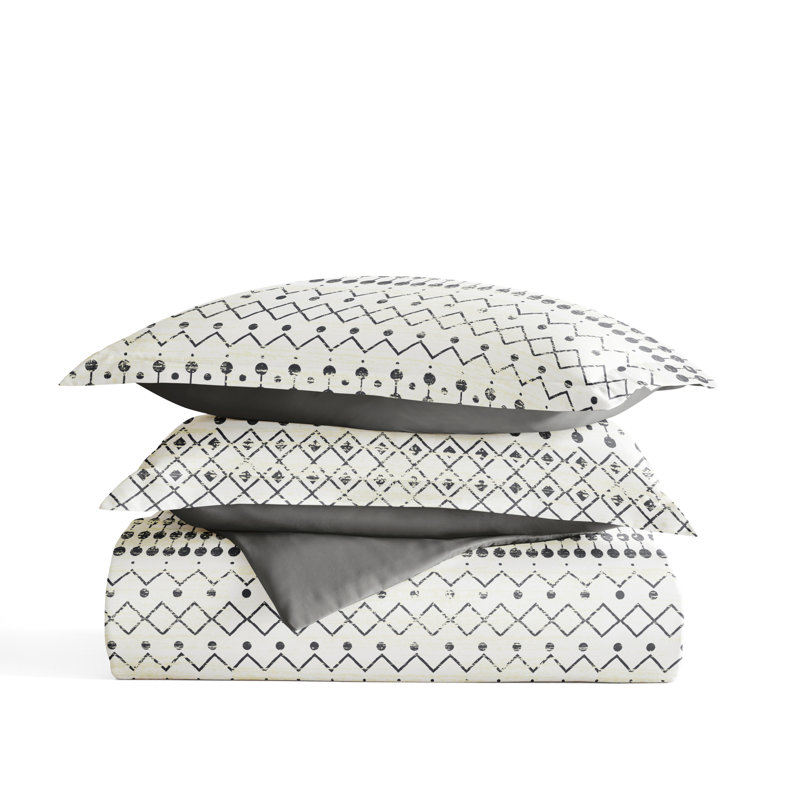Gray and White Geometric Pattern King/Cal King Duvet Cover Set