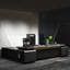 Bureau de direction en L gris clair luxueux moderne en forme de L avec prises de courant intégrées et tiroirs à verrouillage numérique par mot de passe-174884823-174884817