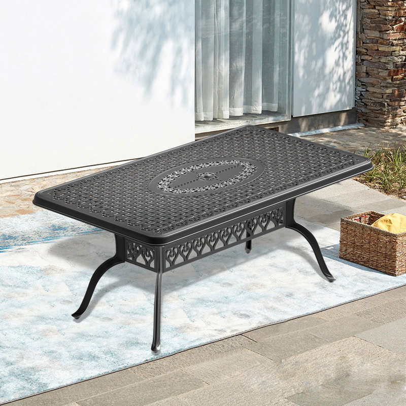 Table de salle à manger L68.9 * W37,4 pouces en fonte d'aluminium avec structure noire et trou pour parasol