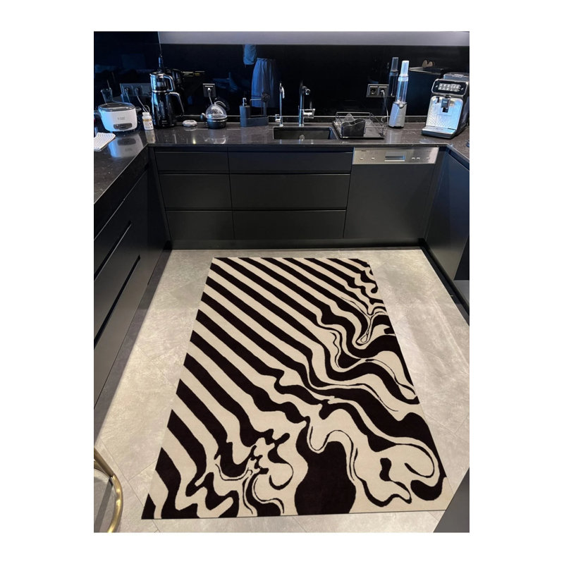 Tapis noir tissé à motif abstrait noir et beige, Rectangle 4 pi 8 po x 6 pi 7 po