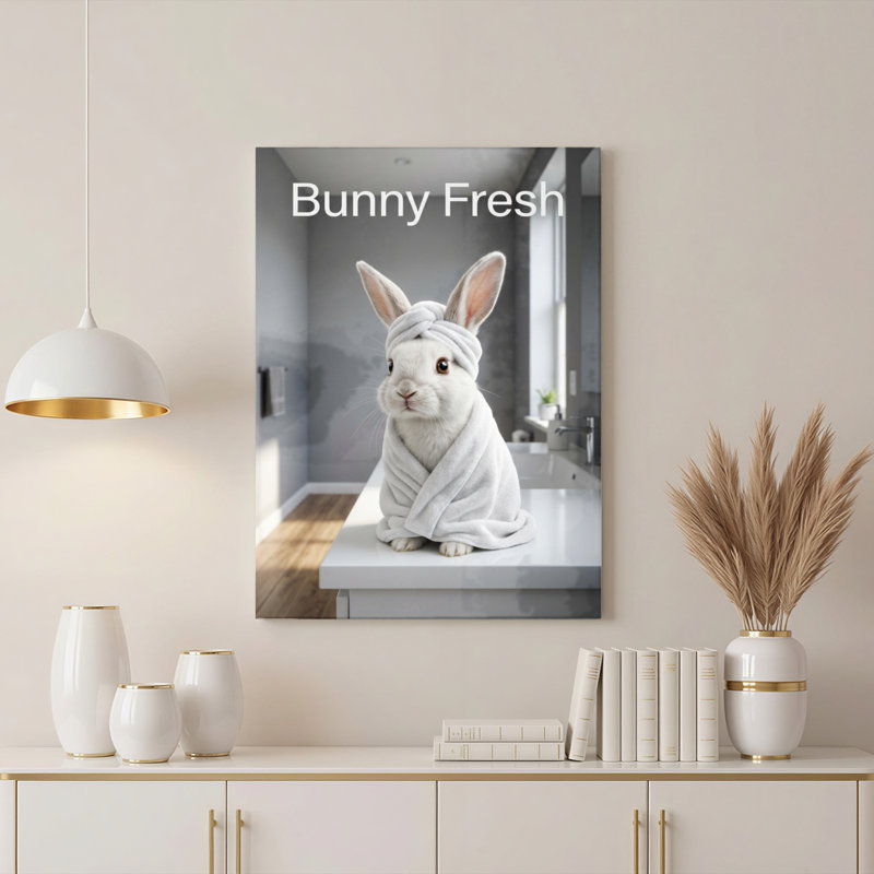 Ensemble de 1 tableau mural en toile tendue représentant un lapin blanc frais enveloppé dans une serviette, H 36 po x l 24 po