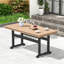 Ensemble de repas de jardin pour 4 personnes, table d'extérieur en PEHD et 4 chaises avec accoudoirs, aspect bois, trou pour parasol, pieds réglables.-844914713