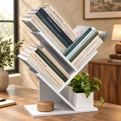 Petite bibliothèque en bois blanc chaud à 3 niveaux, à poser au sol ou sur un bureau, idéale pour ranger des livres, des magazines, des CD et des mangas dans un bureau, un salon ou une chambre.