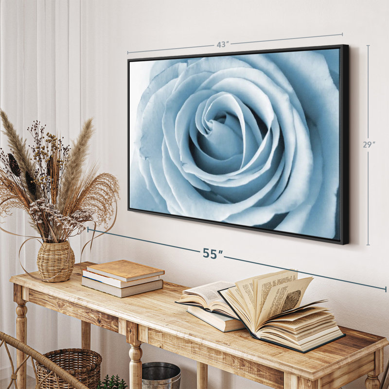 «Pearly White Rose», reproduction sur toile, H 29 po x l 43 po
