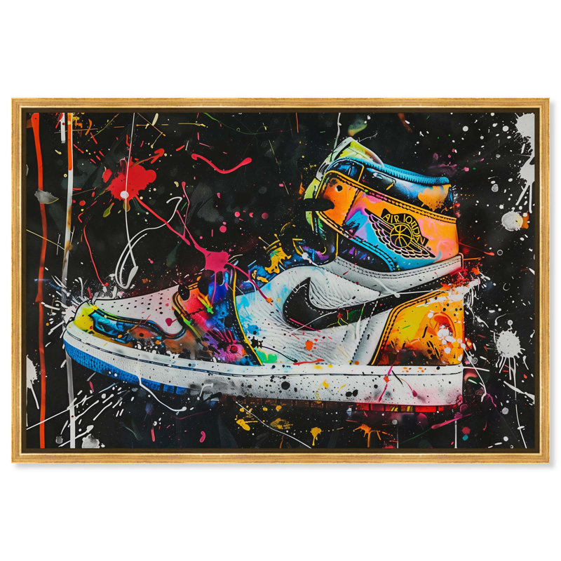«Dark Graffiti Sneaker», impression sur toile par Notoriart, H 15 po x l 10 po, Cadre doré