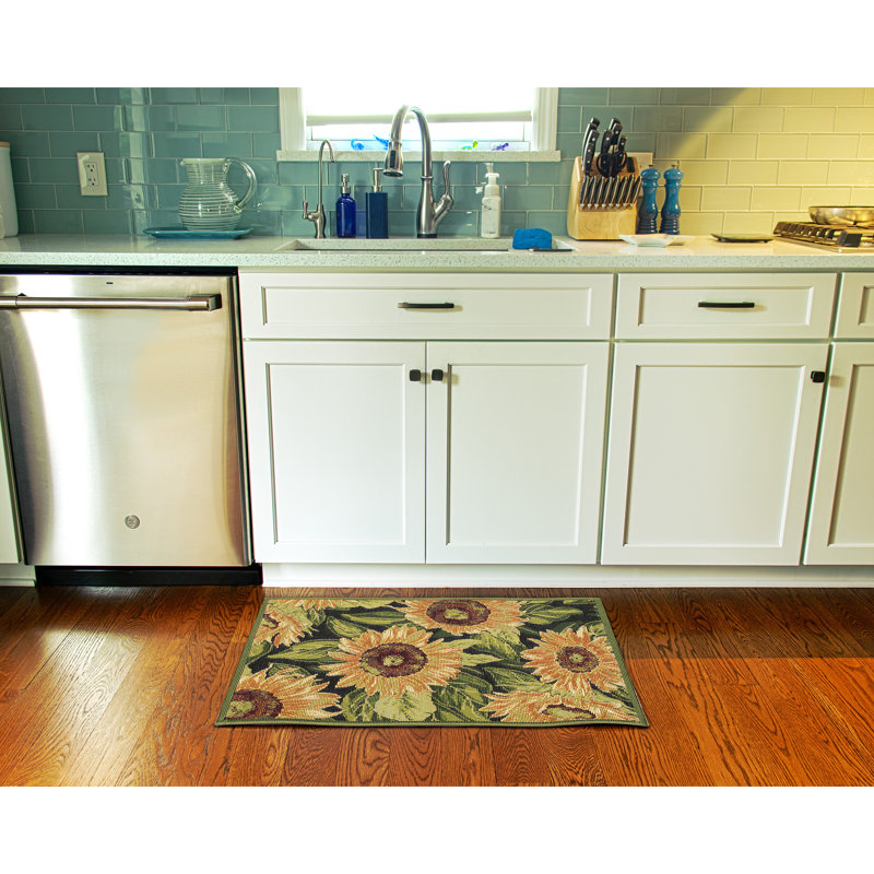 Gemmenne Floral Non-Skid Kitchen Mat, Rectangle 2' x 2'10"