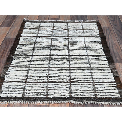 2'1"x2'10" Cotton White, Moroccan Weave with Grid Design, Textured Pile, Undyed Natural Wool, Hand Knotted, Tone on Tone, Mat, Sample, Oriental Rug