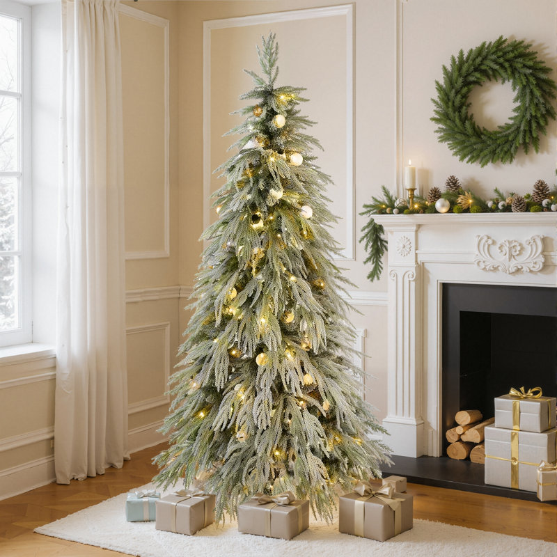 Arbre de Noël enneigé épinette avec lumières DEL chaudes