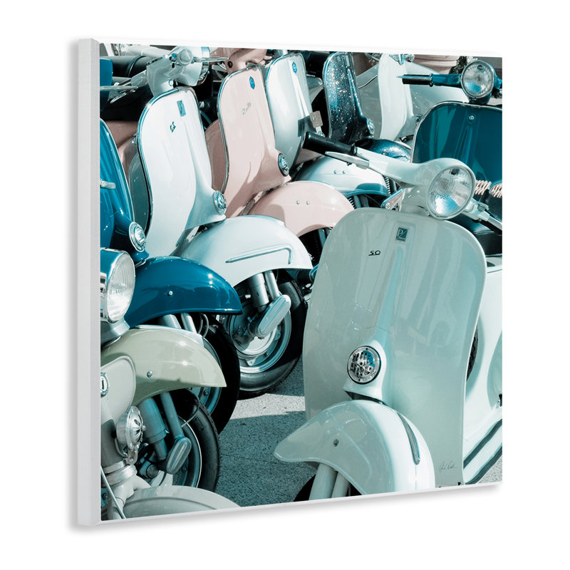  "Lined Up Italian Scooters", art mural par Deborah Revell