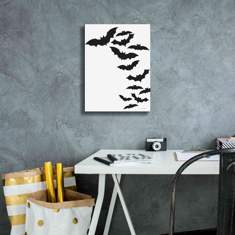 «Flock of Bats» par Susan Ball, estampe numérique sur toile, H 16 po x l 12 po x P 0,75 po
