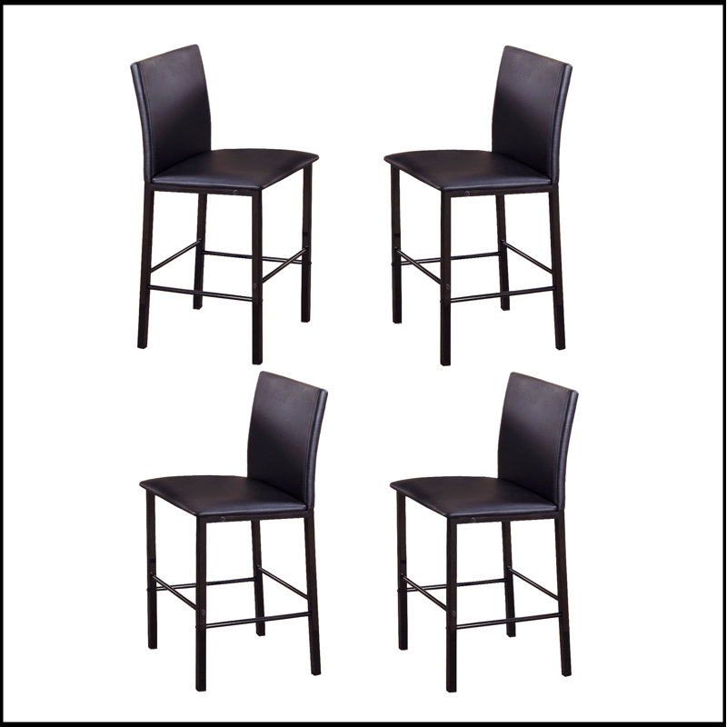 Élégantes chaises de salle à manger à hauteur de comptoir en métal avec sièges confortables en similicuir, parfaites pour les salles à manger compactes et les intérieurs modernes.