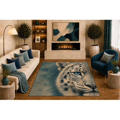 Tapis « Ultra Léger » 152 x 213 cm, motif léopard des neiges, portrait moderne d'un animal sauvage, bleu et beige, idéal pour le salon, la chambre, le bureau ou un chalet. Dos en silicone antidérapant, poils courts.