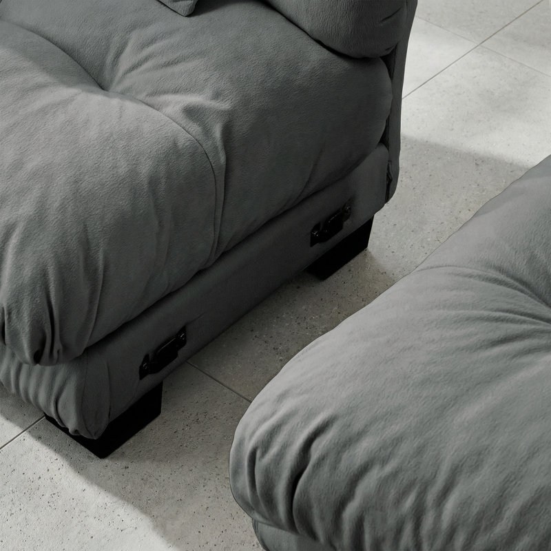 Causeuse rembourrée en chenille grise avec 2 coussins lombaires et 2 coussins décoratifs pour petits salons et appartements