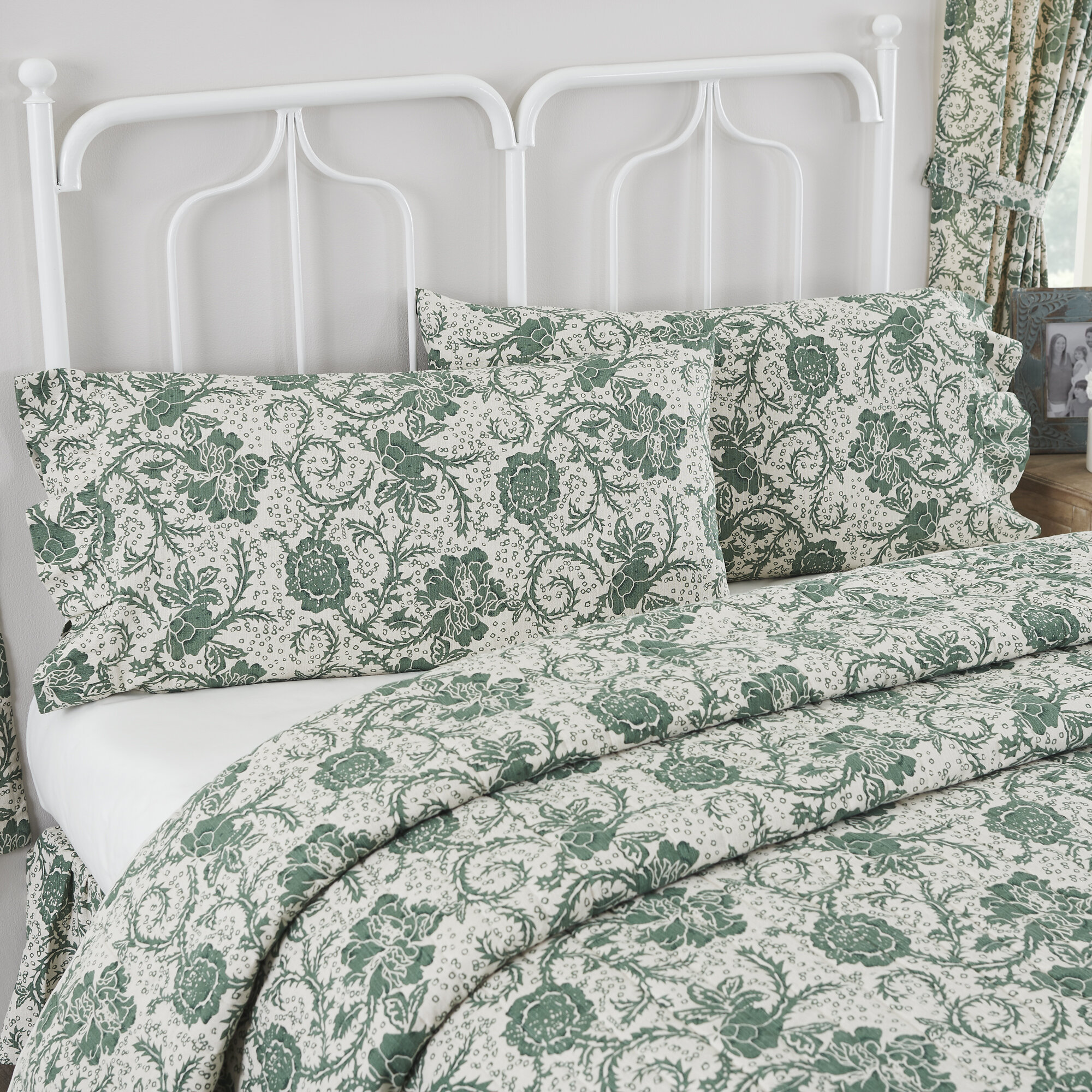 Birch Lane™ Cowlington 52 Thread Count Floral 100% Cotton Pillowcase ...