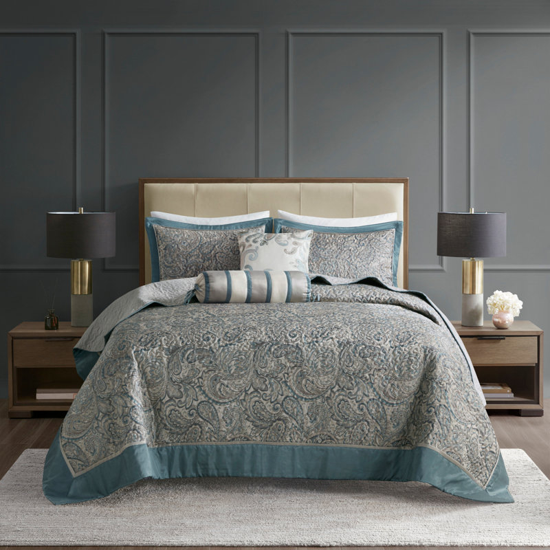 Elegant Queen Jacquard 5-Piece Bedspread Set with Stylish Throw Pillows, Teal