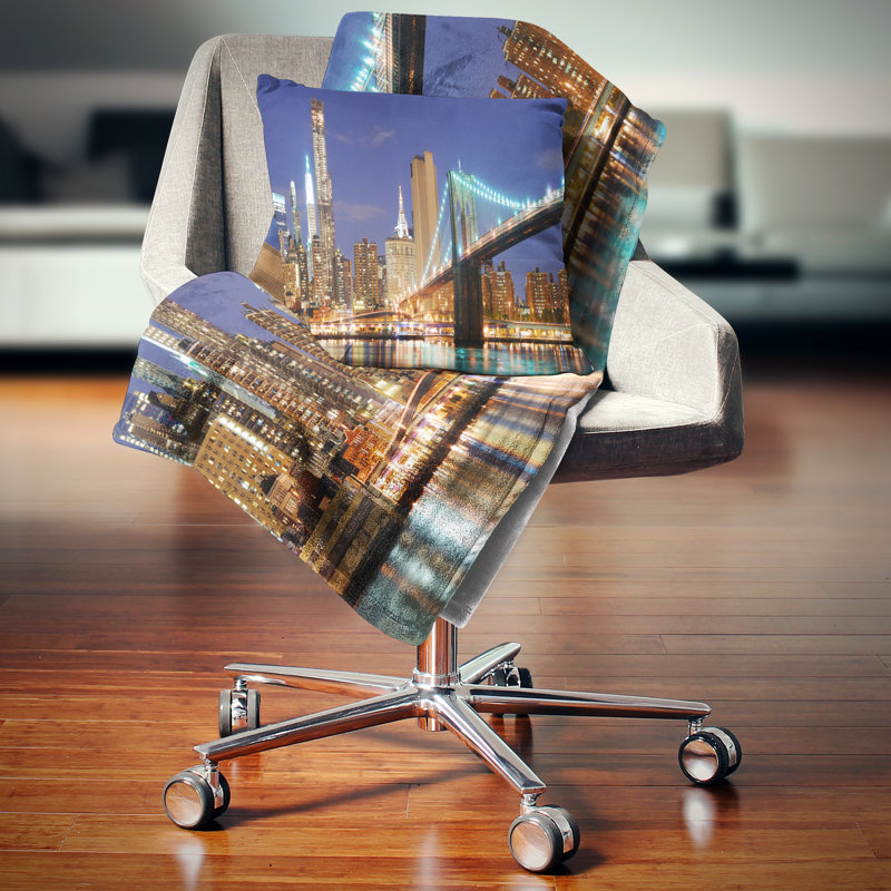 Manhattan Skyline Panorama - Coussin imprimé paysage urbain, 16 po x 1 po, Coussin décoratif