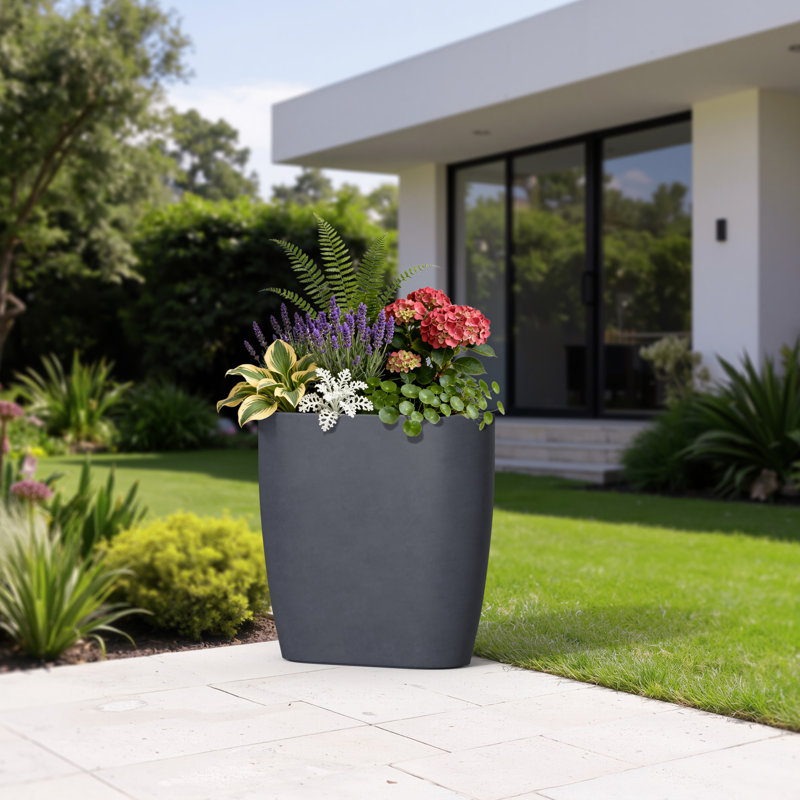 Pot à fleurs en béton