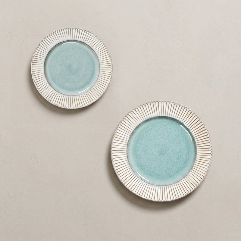 Ensemble de 2 assiettes en céramique fabriquées à la main - jante Sunburst embossée et glacis céladon réactif | Porcelaine sans plomb | 8,9 po et 11,2 po