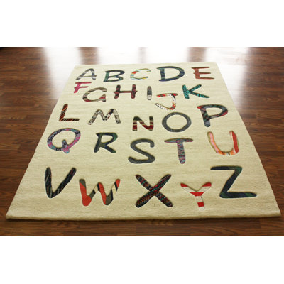Tapis brun clair pour enfants KinderLOOM Alphabets