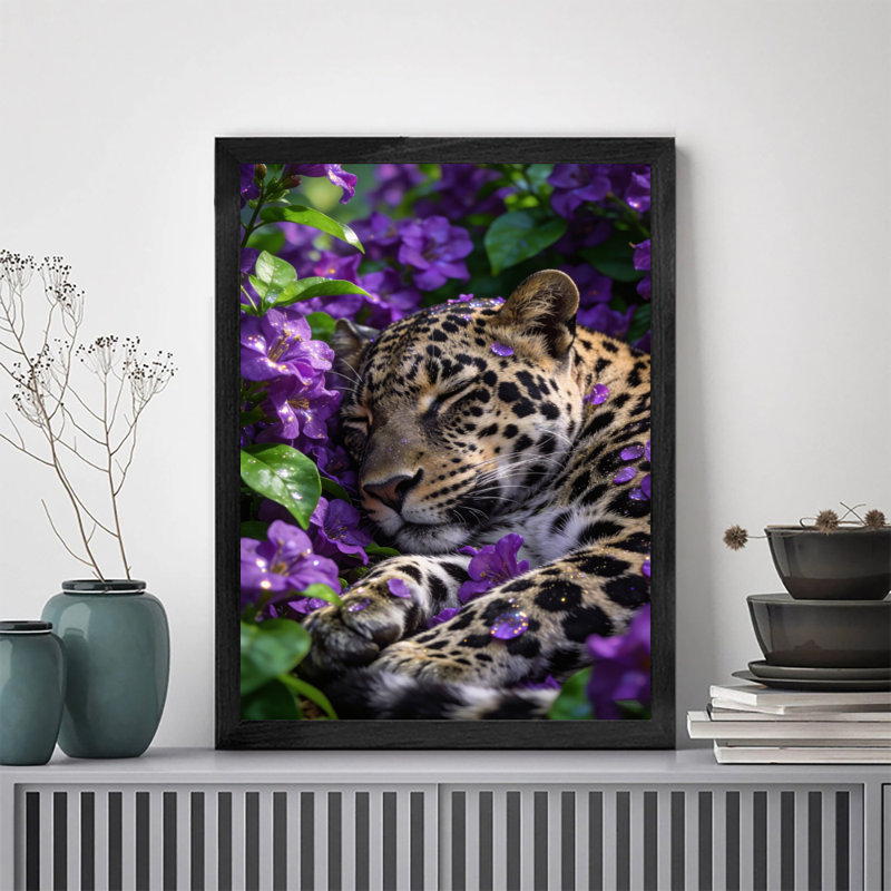"Jaguar dans les fleurs", reproduction d'art encadrée noire, H 17 po x l 13 po