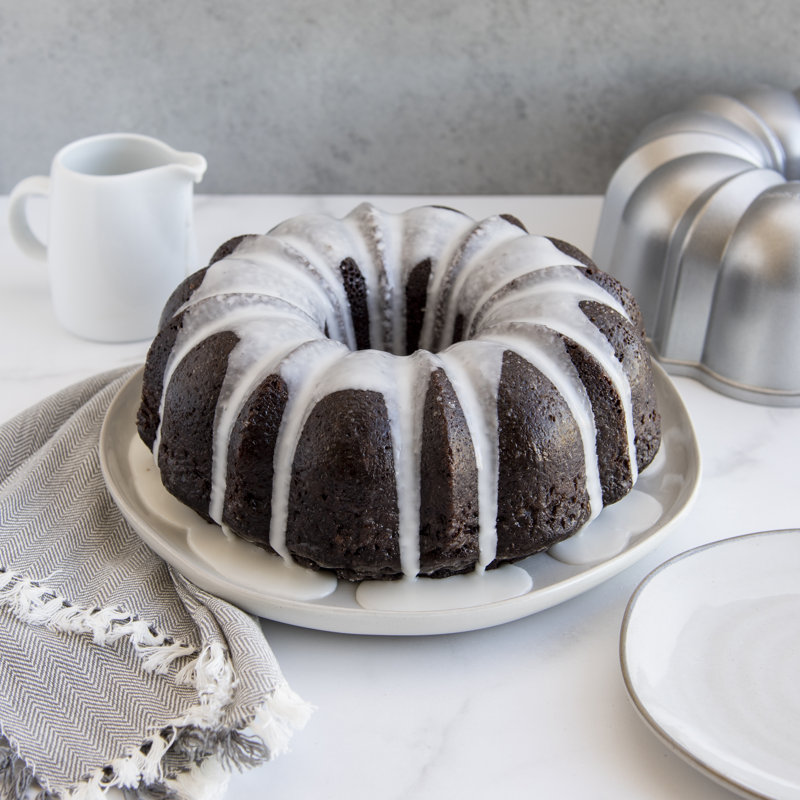Sparkling Silver Non-Stick Aluminum Round Bundt Pan, 12-Cup