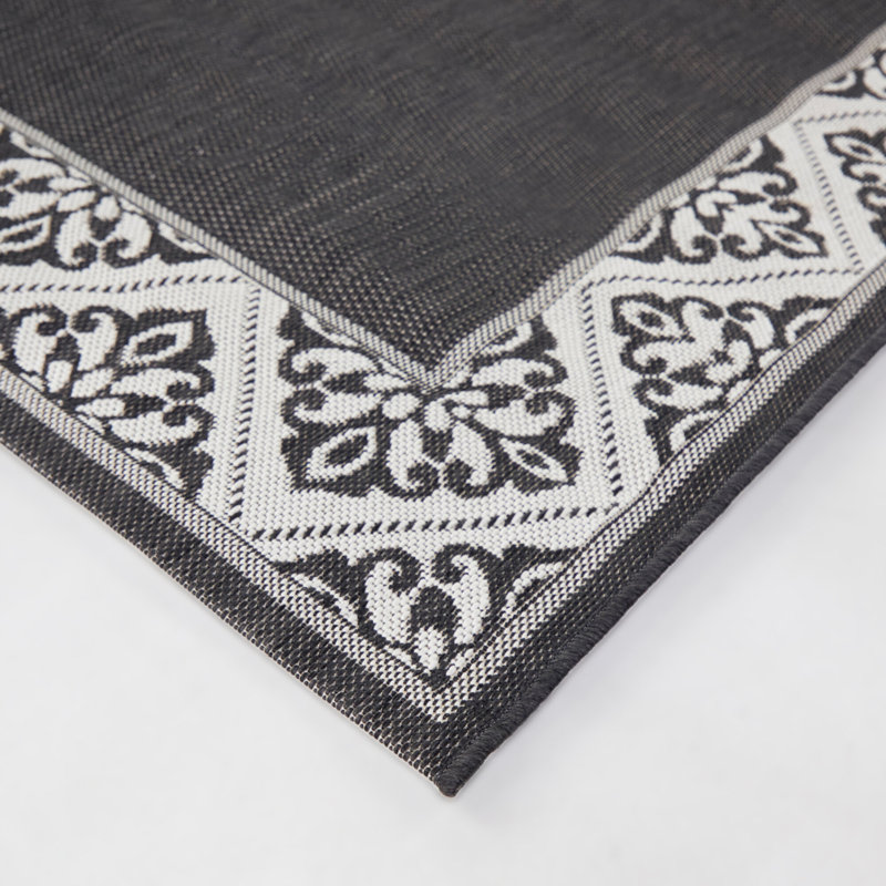 Basilius Indoor / Outdoor Rug, Rectangle 7'10" x 10'
