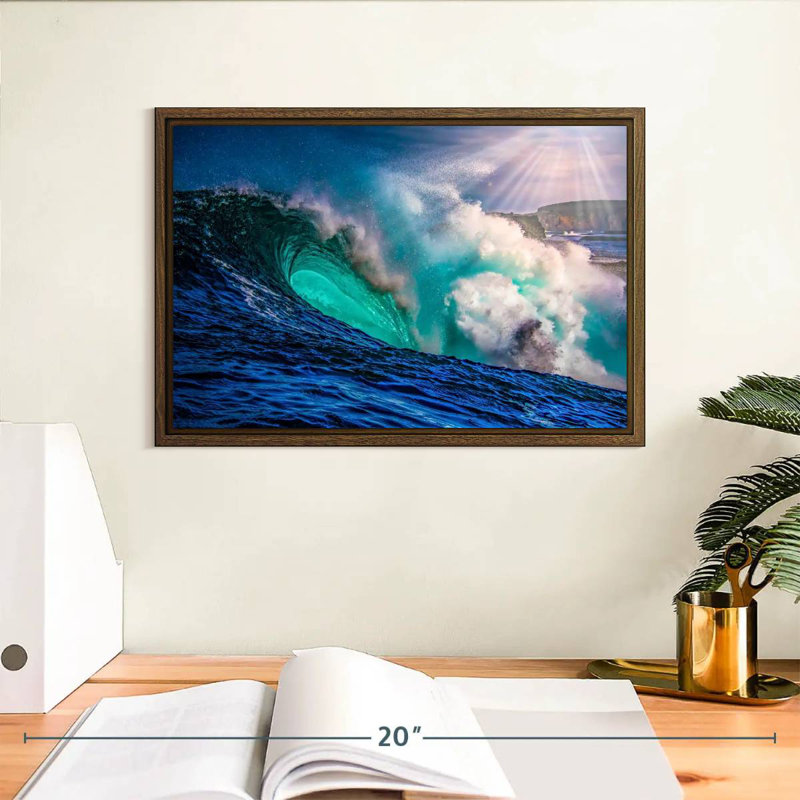 Grande vague, 13 po x 9 po, Cadre flottant noyer