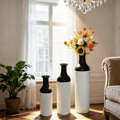 Ensemble de 3 vases de sol décoratifs en métal noir et blanc, grands vases décoratifs texturés avec motif botanique en relief, décor de maison de campagne moderne pour le salon, le vestibule, le foyer et le coin