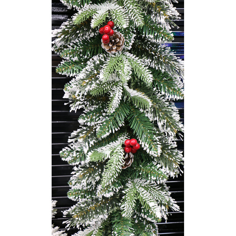 Guirlande de Noël en pin givré