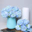 Arrangement floral en soie dans un vase-2100749176