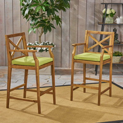  Tabourets de bar d'extérieur 2 pièces en bois d'acacia avec accoudoirs et coussins, chaises hautes de patio à dossier en X, vert